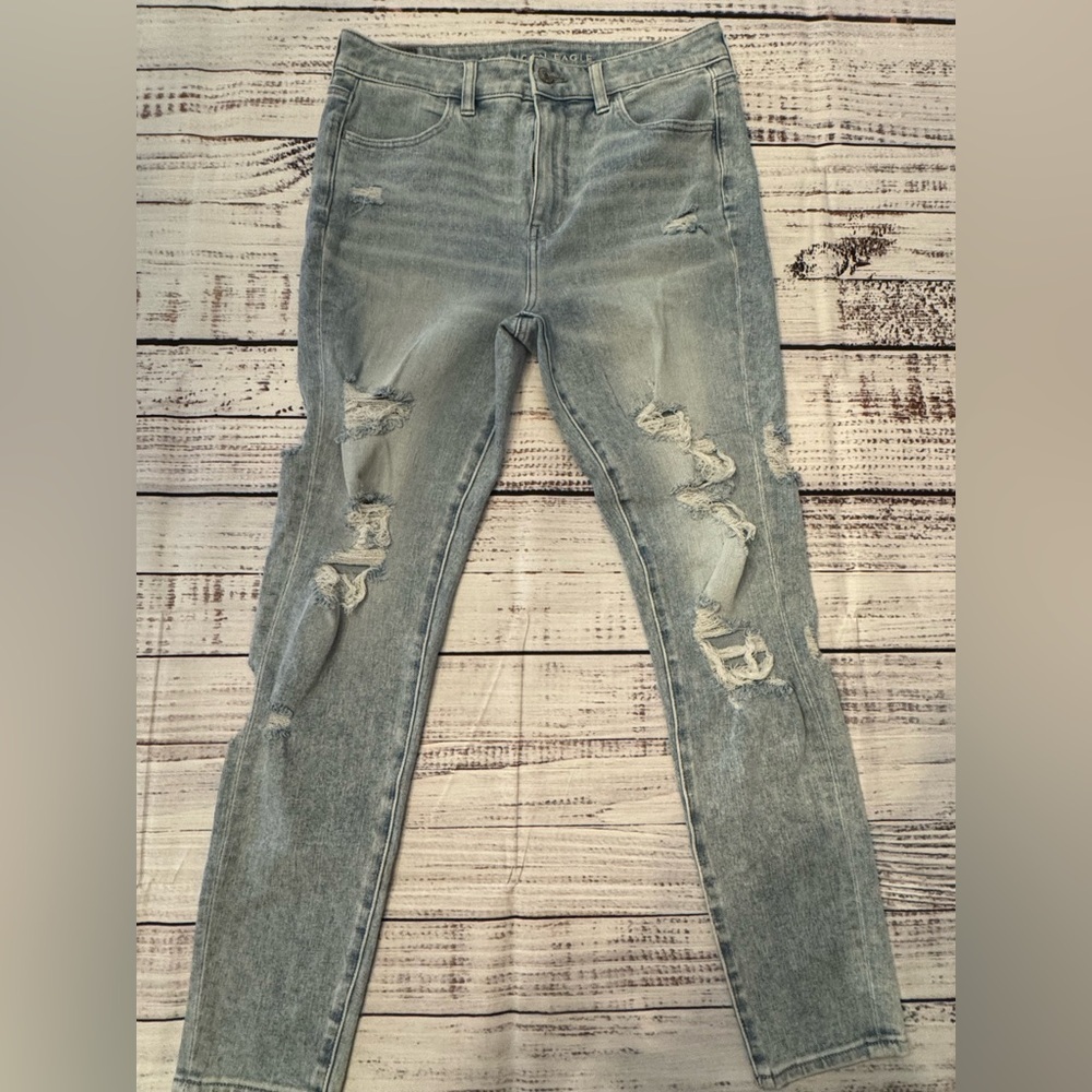 American Eagle Outfitters Light Blue Distressed Skinny Jeans